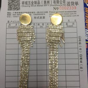 时尚胸针