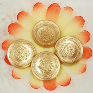 金色五金钮扣