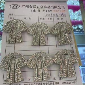 胸针
