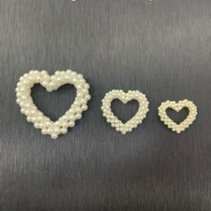 爱心配饰小花