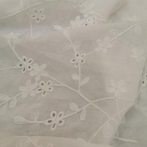 棉布绣花打洞