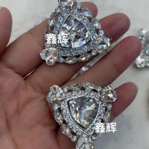 新款纽扣