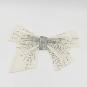 绣品 蝴蝶结