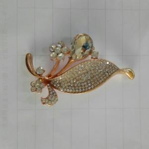 胸针