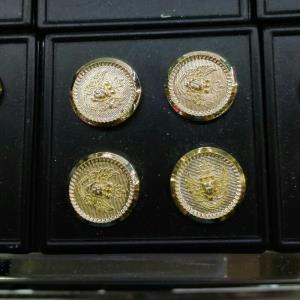 五金钮扣