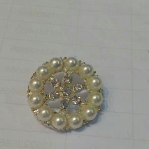 胸针