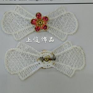 花边饰扣